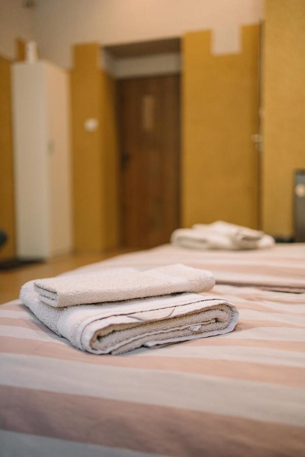 West13 Guest Rooms 크라쿠프 외부 사진
