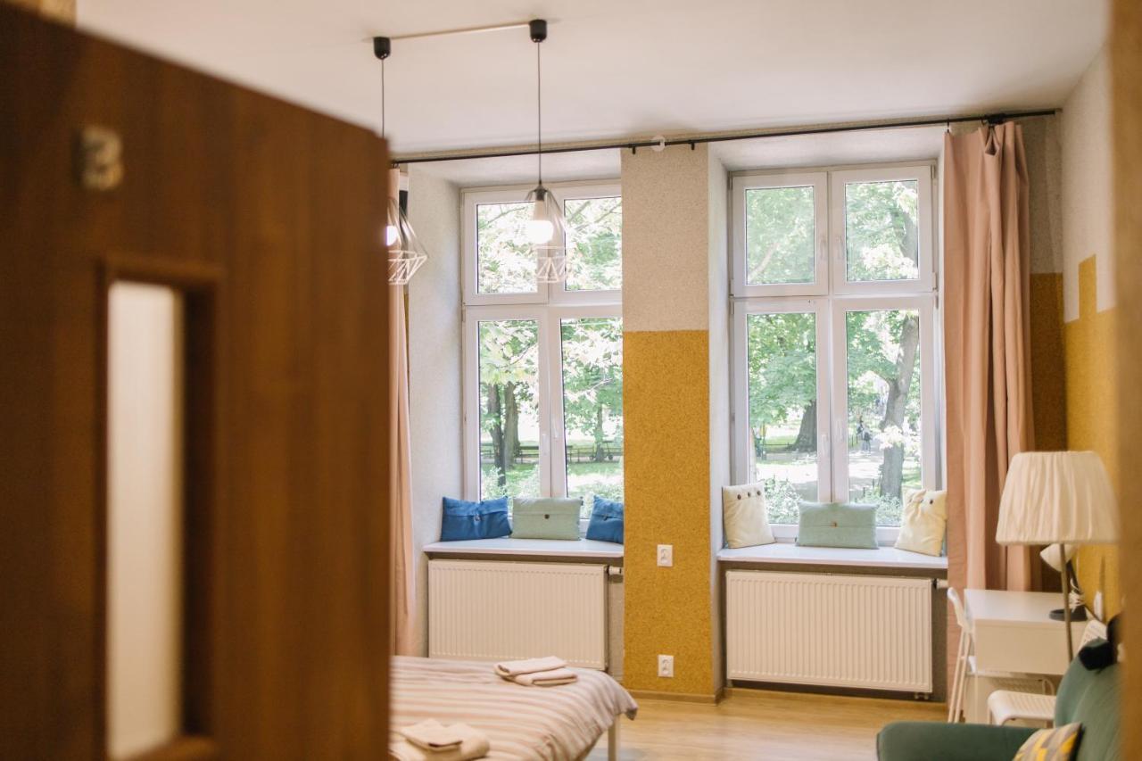 West13 Guest Rooms 크라쿠프 외부 사진